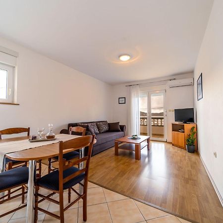 Apartmani Devcic Palit Eksteriør bilde