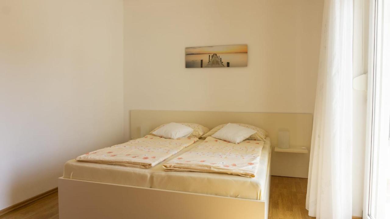 Apartmani Devcic Palit Eksteriør bilde